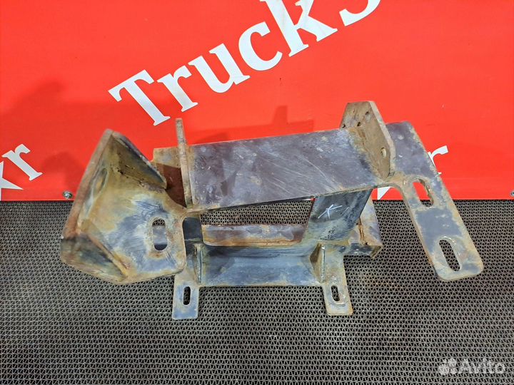 Кронштейн корпуса подножек правый камаз 5490