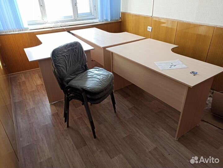 Угловой стол