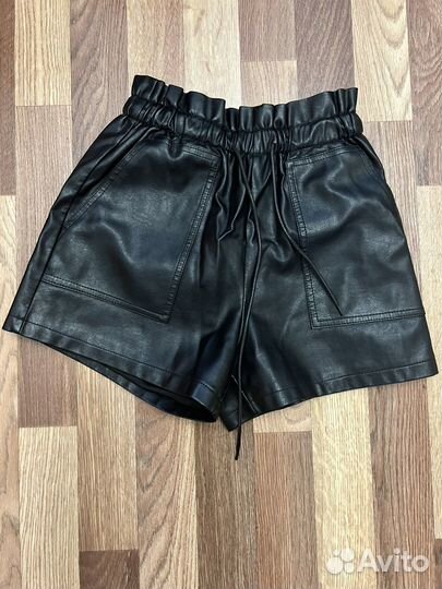 Кожаные шорты