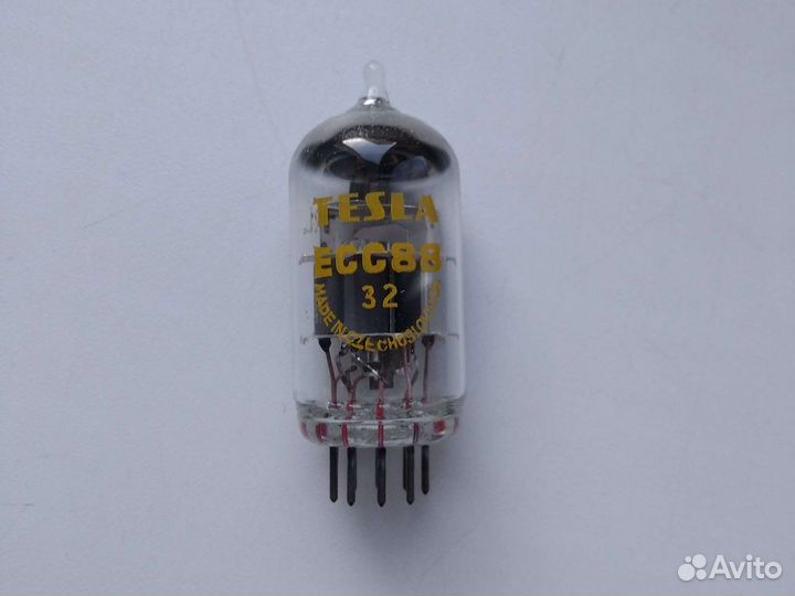 Радиолампа Tesla ECC88