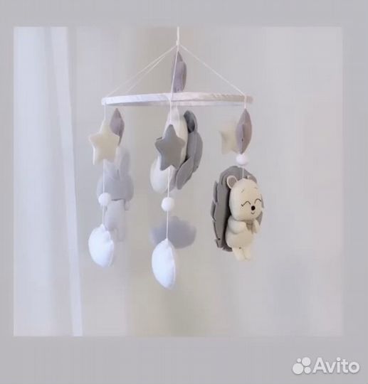 Мобиль на кроватку из фетра
