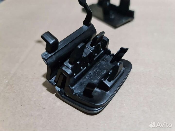 В наличии Крышка буксировочной петли, грунтованная