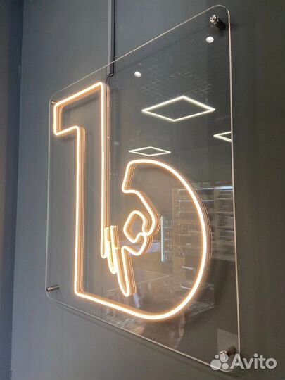 Продавец-консультант в табачный магазин