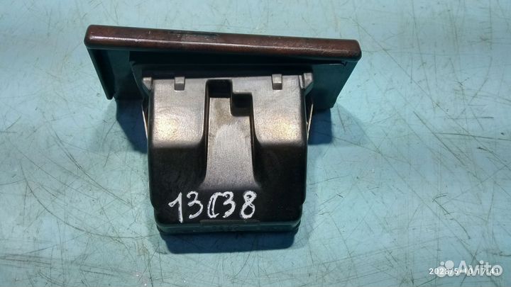 Пепельница для Nissan Cedric Y31