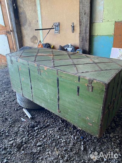 Сундук старинный