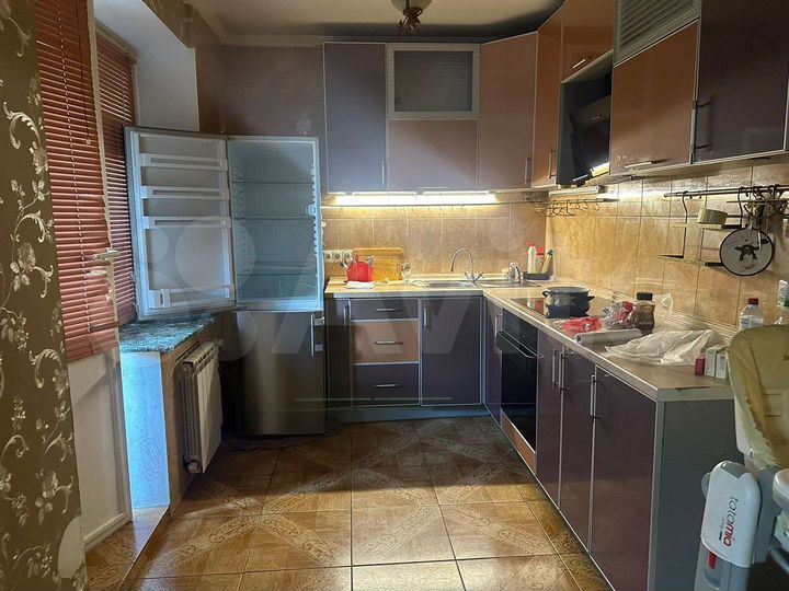 2-к. квартира, 74 м², 1/12 эт.