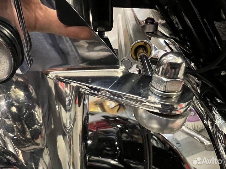 Рулевой демпфер крепёж на Harley Davidson Softail