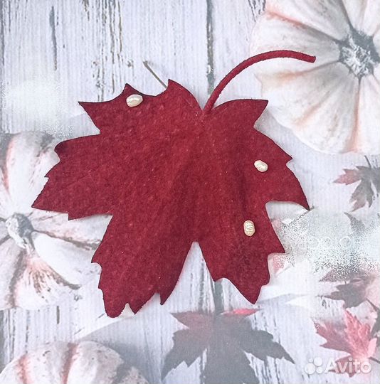 Брошь из замши Клён. Бархатная осень 2