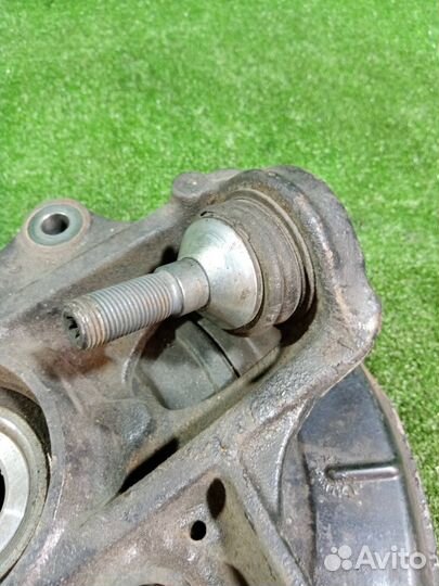 Цапфа задняя левая Mercedes-Benz R350 W251 M272E35