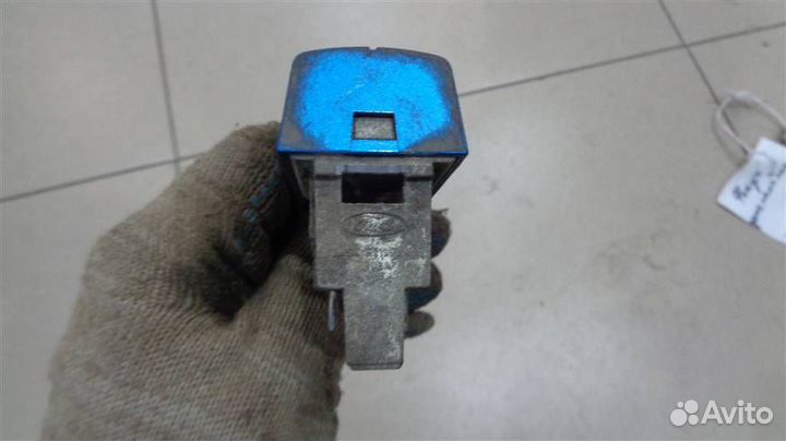 Накладка вставки замка двери передней левой Ford