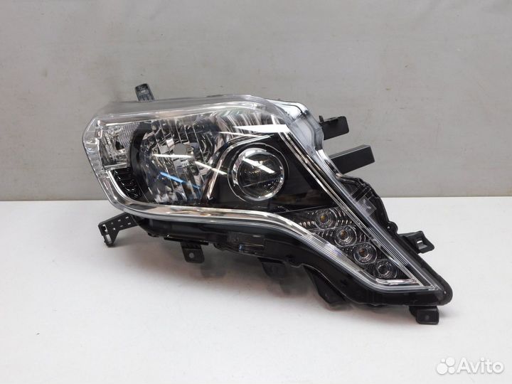 Фара правая Toyota Land Cruiser Prado