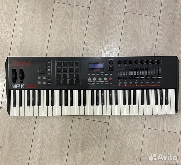 Миди клавиатура akai MPK261