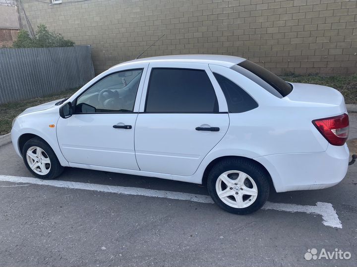 LADA Granta 1.6 МТ, 2013, 110 500 км