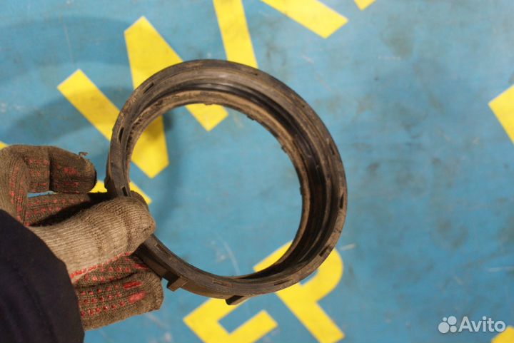 Гайка бака Volkswagen Sharan