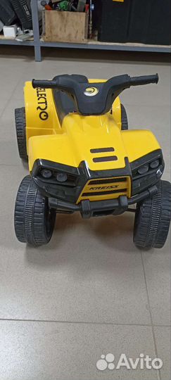 Детский квадроцикл на аккумуляторе