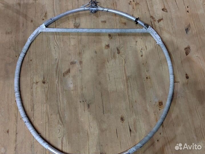 Кольцо для воздушной гимнастики с перекладиной