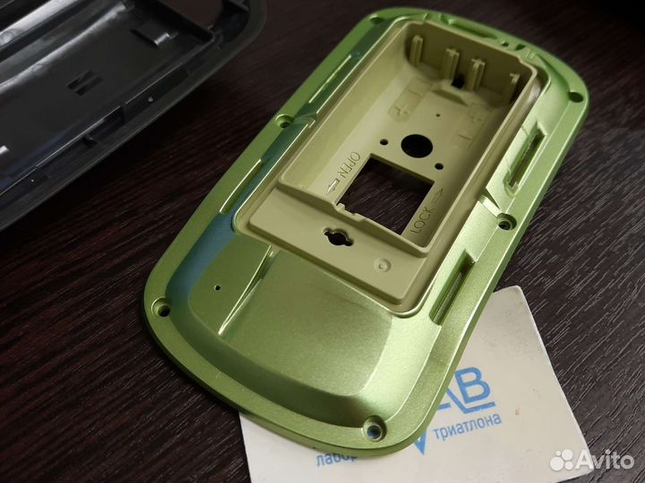 Задняя часть навигатора Garmin Oregon 600