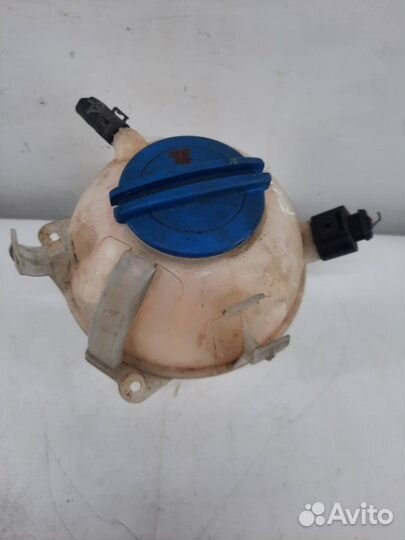 Бачок расширительный Volkswagen Golf хэтчбэк 3 дв