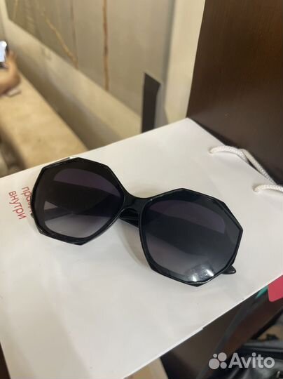 Солнцезащитные очки