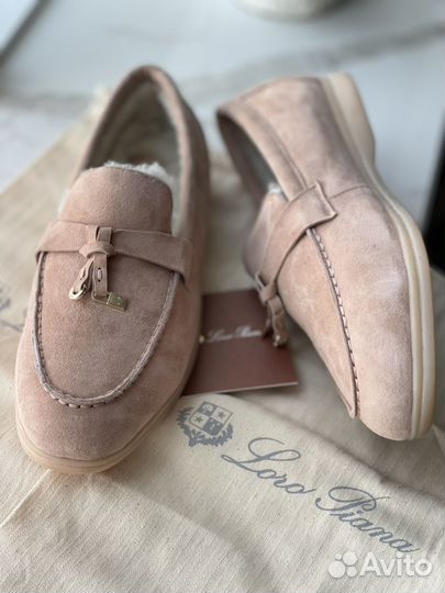 Лоферы loro piano зимние замшевые с овчиной