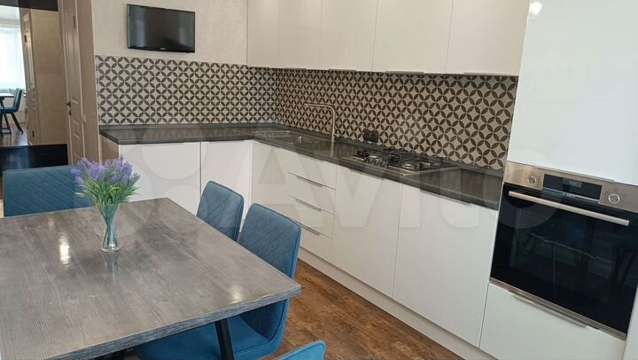 3-к. квартира, 73 м², 2/10 эт.