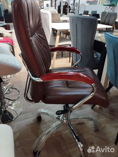 Кресло офисное