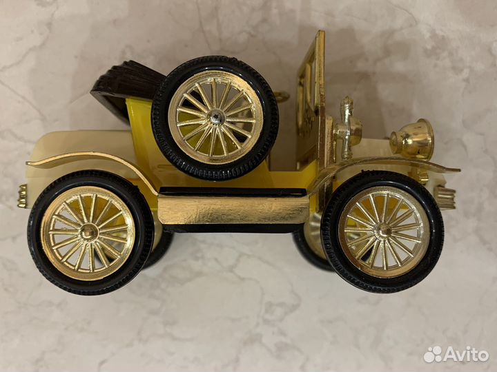 Модель автомобиля Старинная карета пластик СССР
