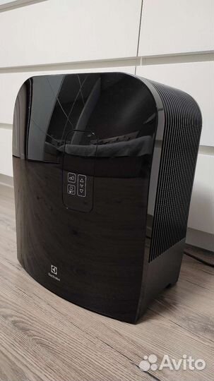 Увлажнитель, мойка воздуха Electrolux ehaw 7510D