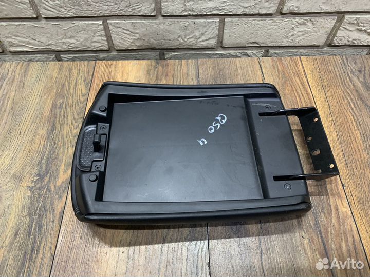 Infiniti Q50 (V37) Подлокотник