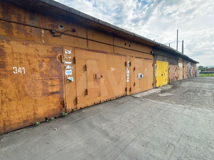 Гараж, > 30 м²