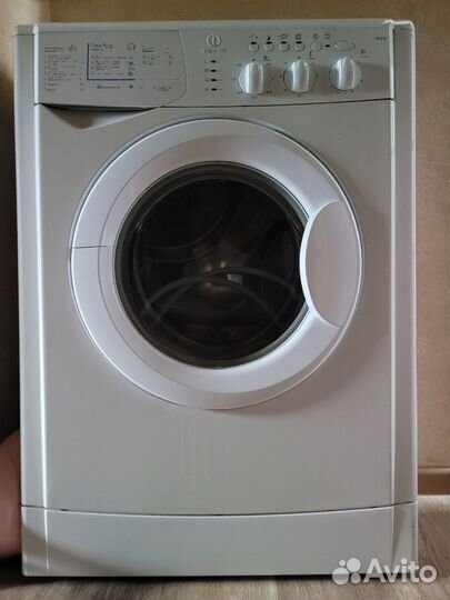 Стиральная машина Indesit WIUl 103 узкая