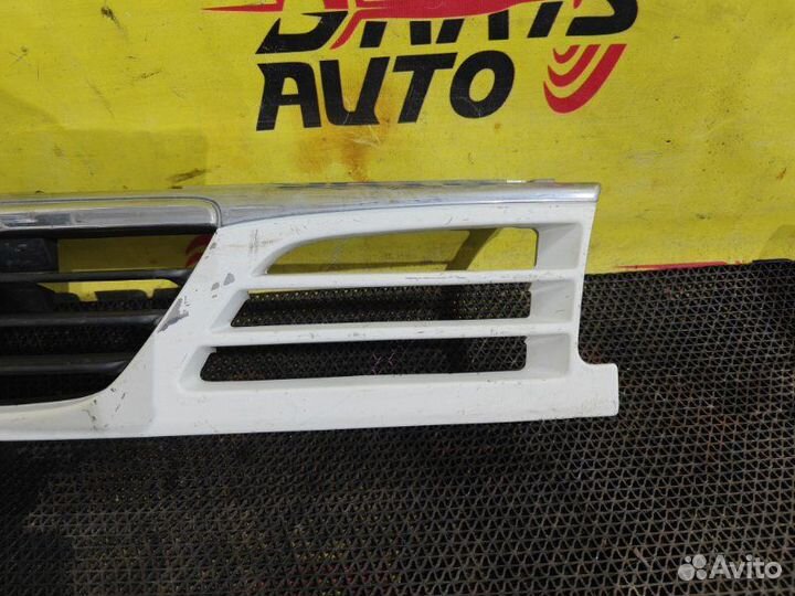 Решетка радиатора Nissan Avenir PW10