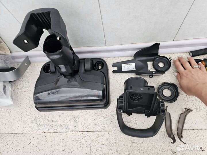 Bork V800 пылесос на запчасти electrolux Б/у