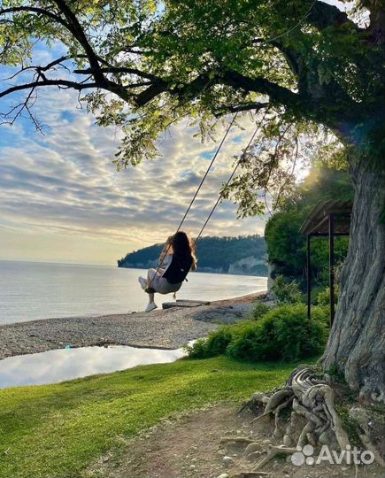 Из Адлера в Абхазию Гагра Рица. Infiniti 7 мест