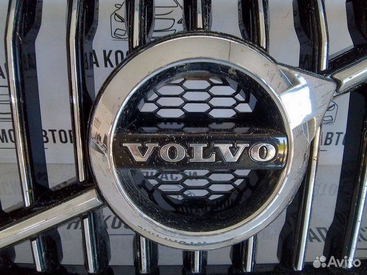 Решетка радиатора Volvo XC60