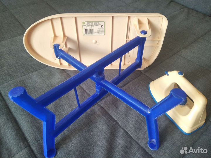 Гладильная доска с утюгом (детская игрушка)