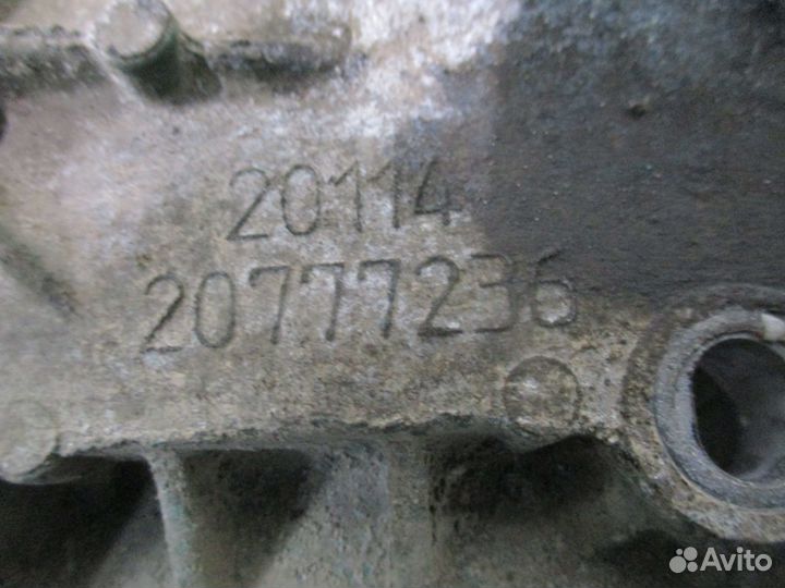 Передняя крышка двс Volvo 20777236