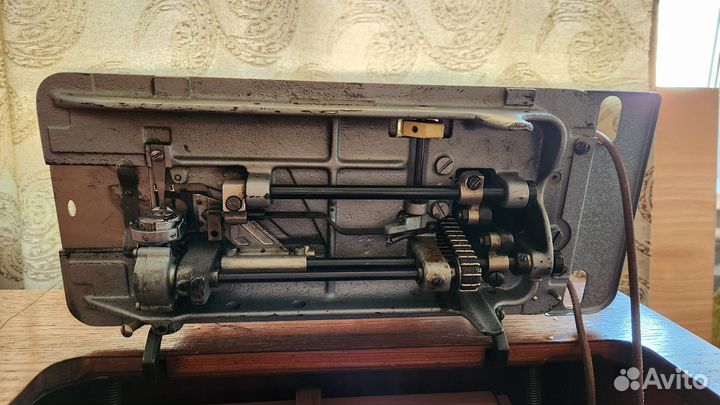 Швейная машина veritas