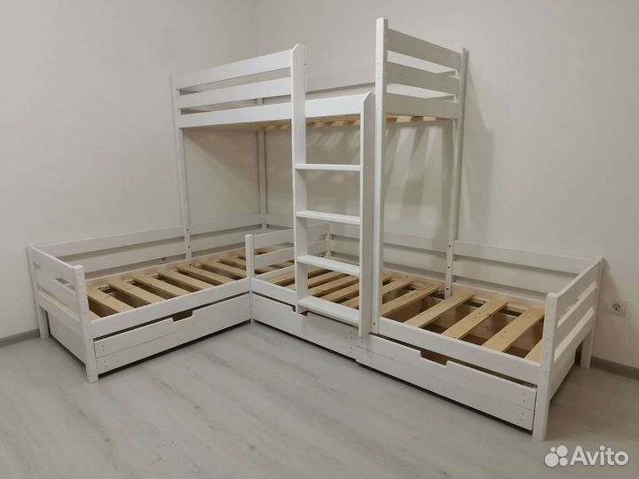 Двухъярусная кровать