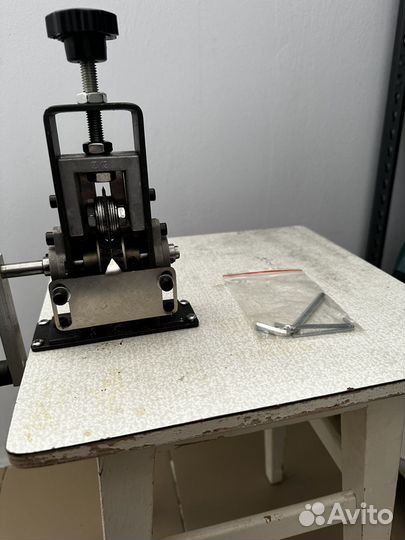 Станок для зачистки проводов для зачистки кабеля