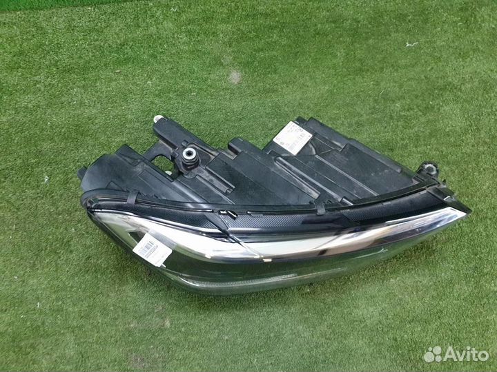 Фара правая Volkswagen Polo