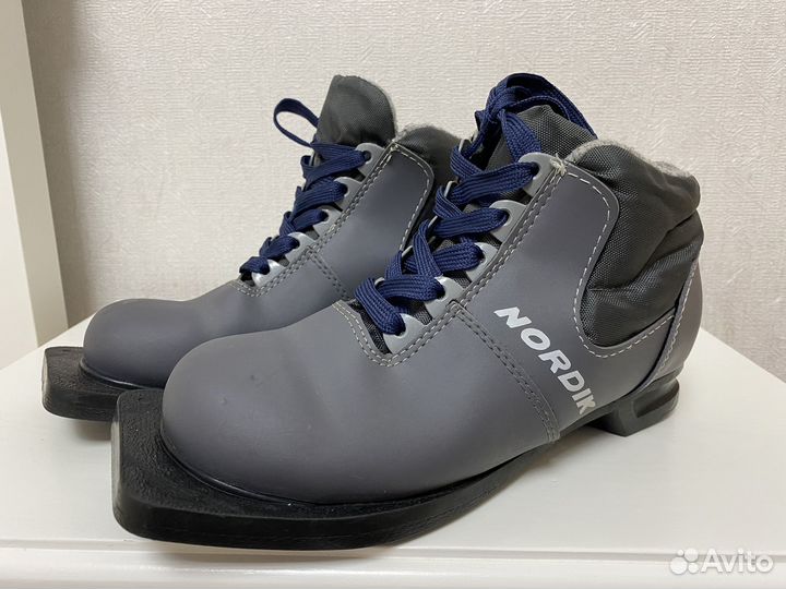 Лыжные ботинки