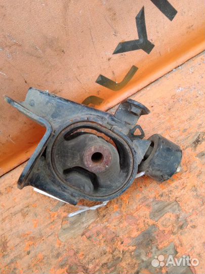 Подушка двс левая Toyota Corolla NZE121 1NZ-FE