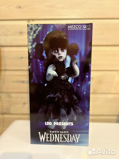 Фигкрка Уэнсдэй, Wednesday от Mezco