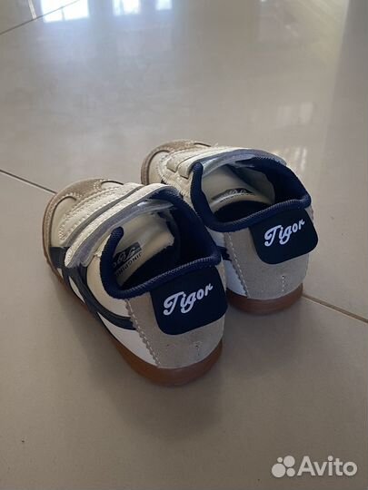 Кроссовки на липучке 23 размер