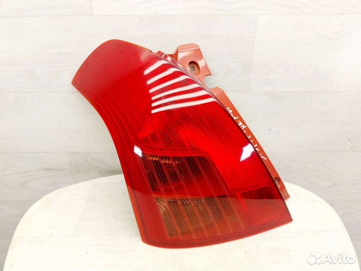 Фонарь задний левый Suzuki Swift 2004-2011