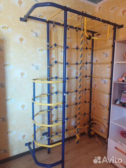 Шведская стенка с турником