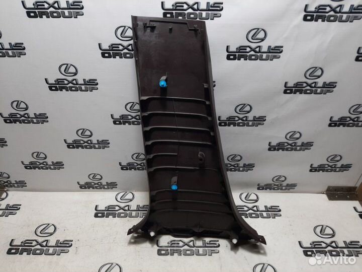 Обшивка стойки прав. Lexus RX450h