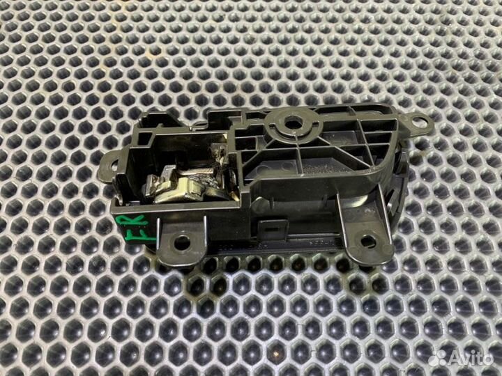 Ручка двери внутренняя прав. перед. Nissan Patrol