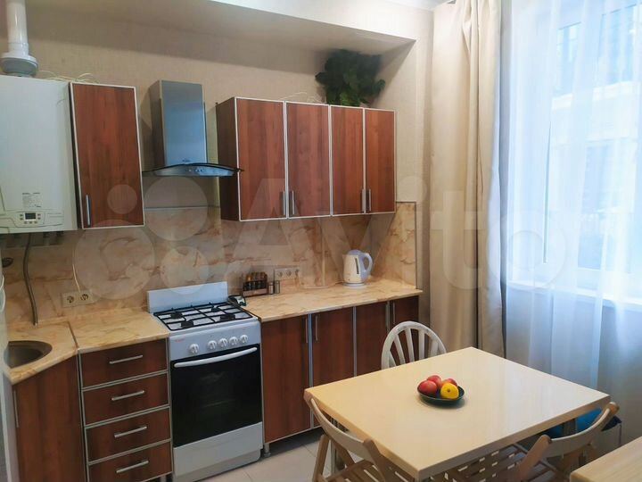 1-к. квартира, 42 м², 1/3 эт.